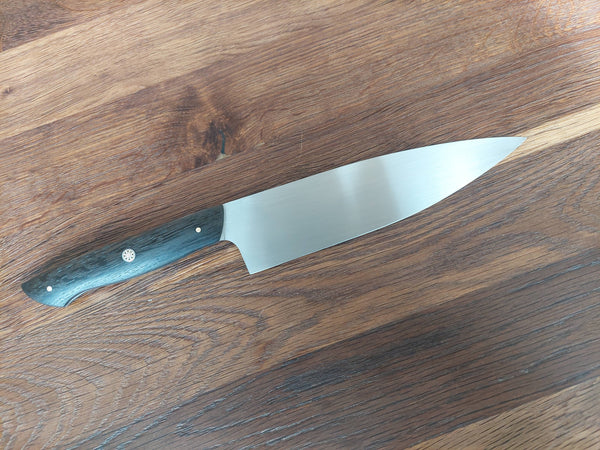 Adam Þórarinsson Kokkahnífur 21cm 12c27/Abonos Eik (Bog Oak)