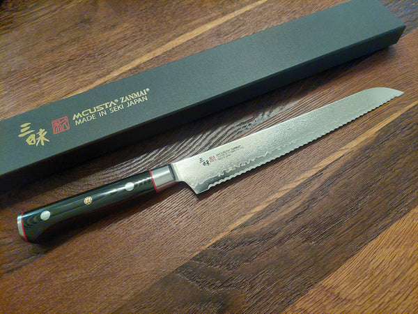 Mcusta Zanmai Classic Pro Zebra Damascus Brauðhnífur 23cm