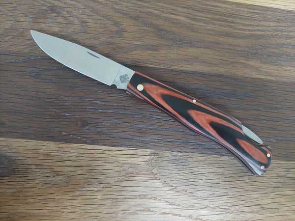 Adam Þórarinsson Baklás Svart/Rautt Micarta N690