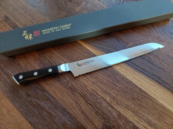 Mcusta Zanmai Classic Damascus Brauðhnífur 23cm